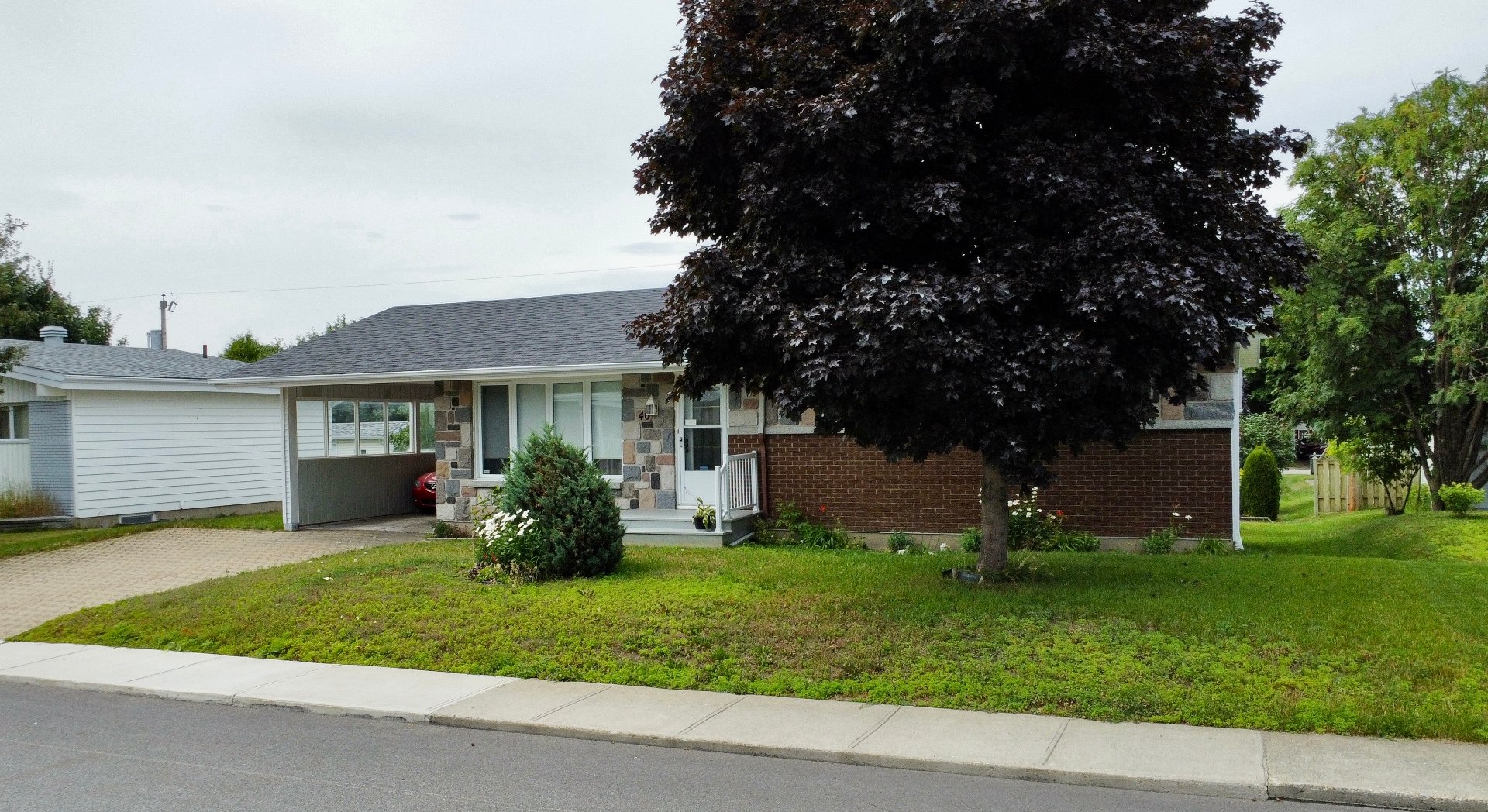 40 18e Rue E. — photo 3