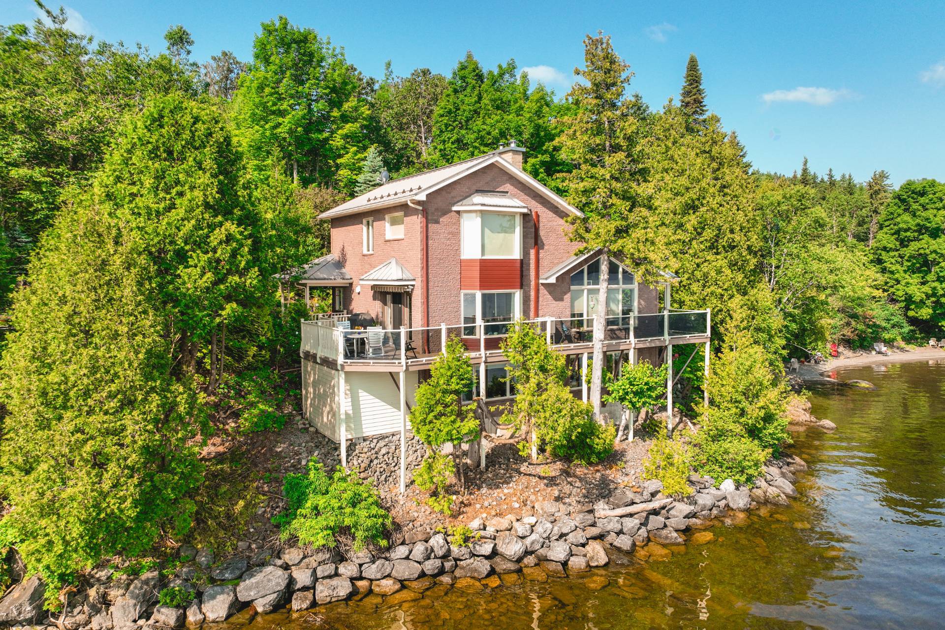 382 Ch. du Lac — photo 1