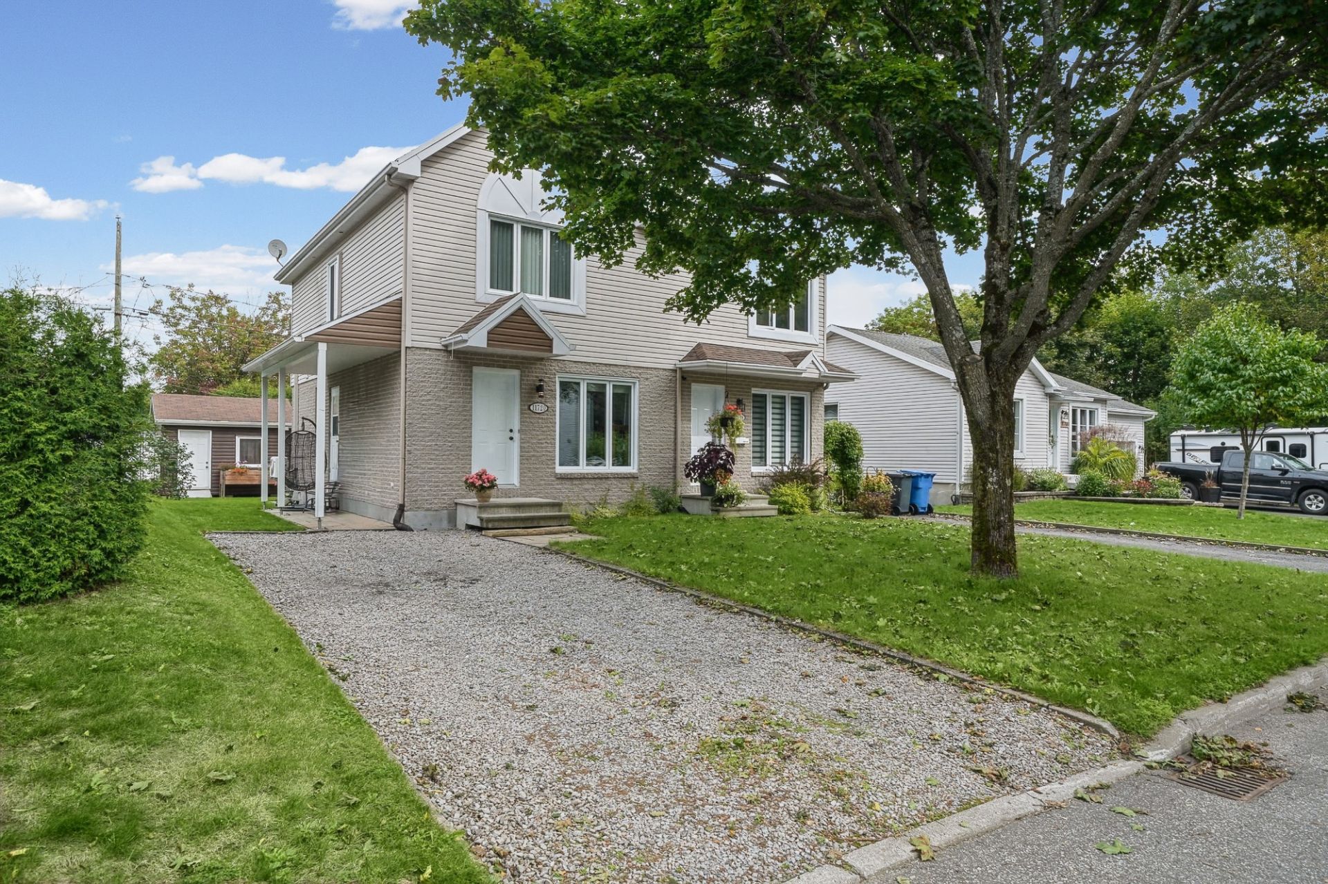 11720Z Av. Berlioz — photo 1
