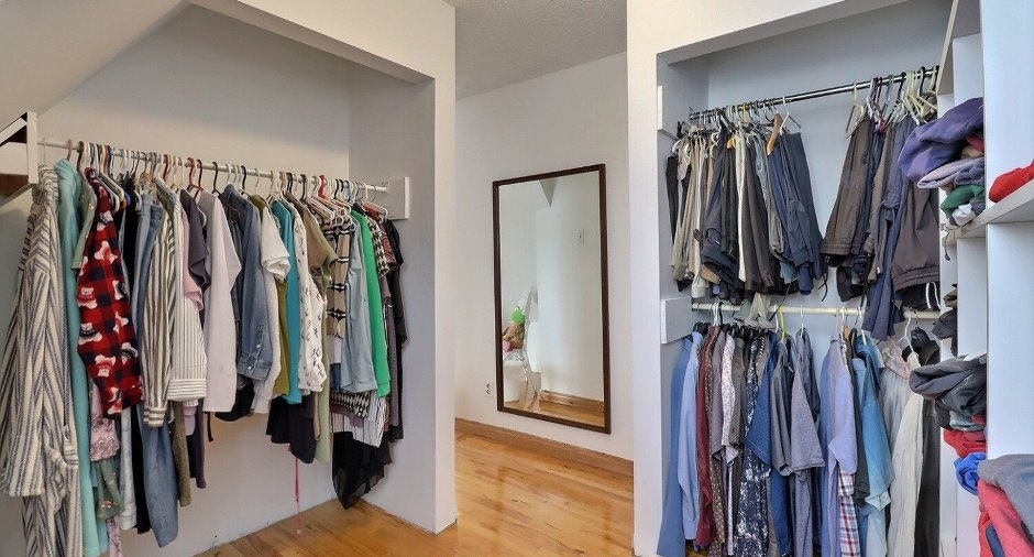 Walk-in closet