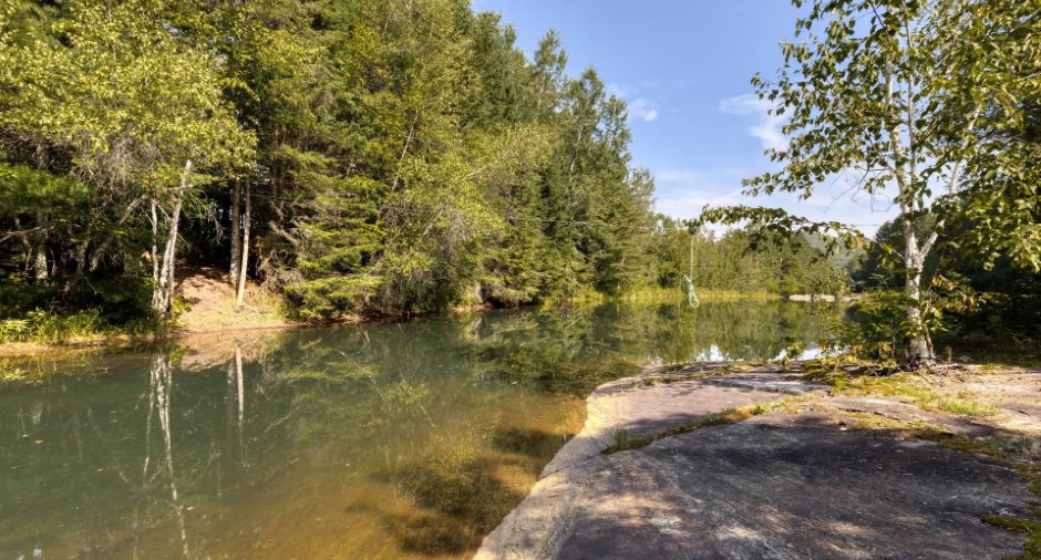 Accès au plan d'eau