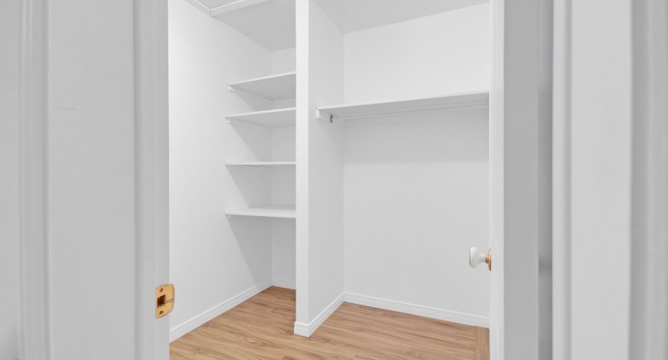 Walk-in closet