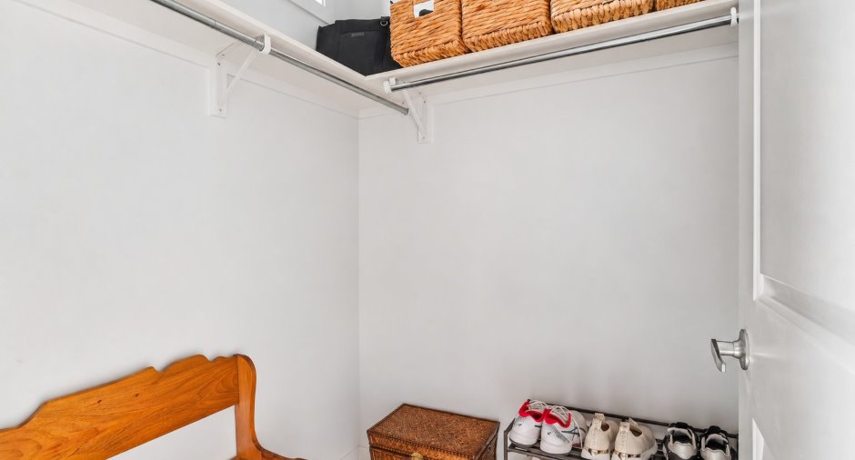 Walk-in closet