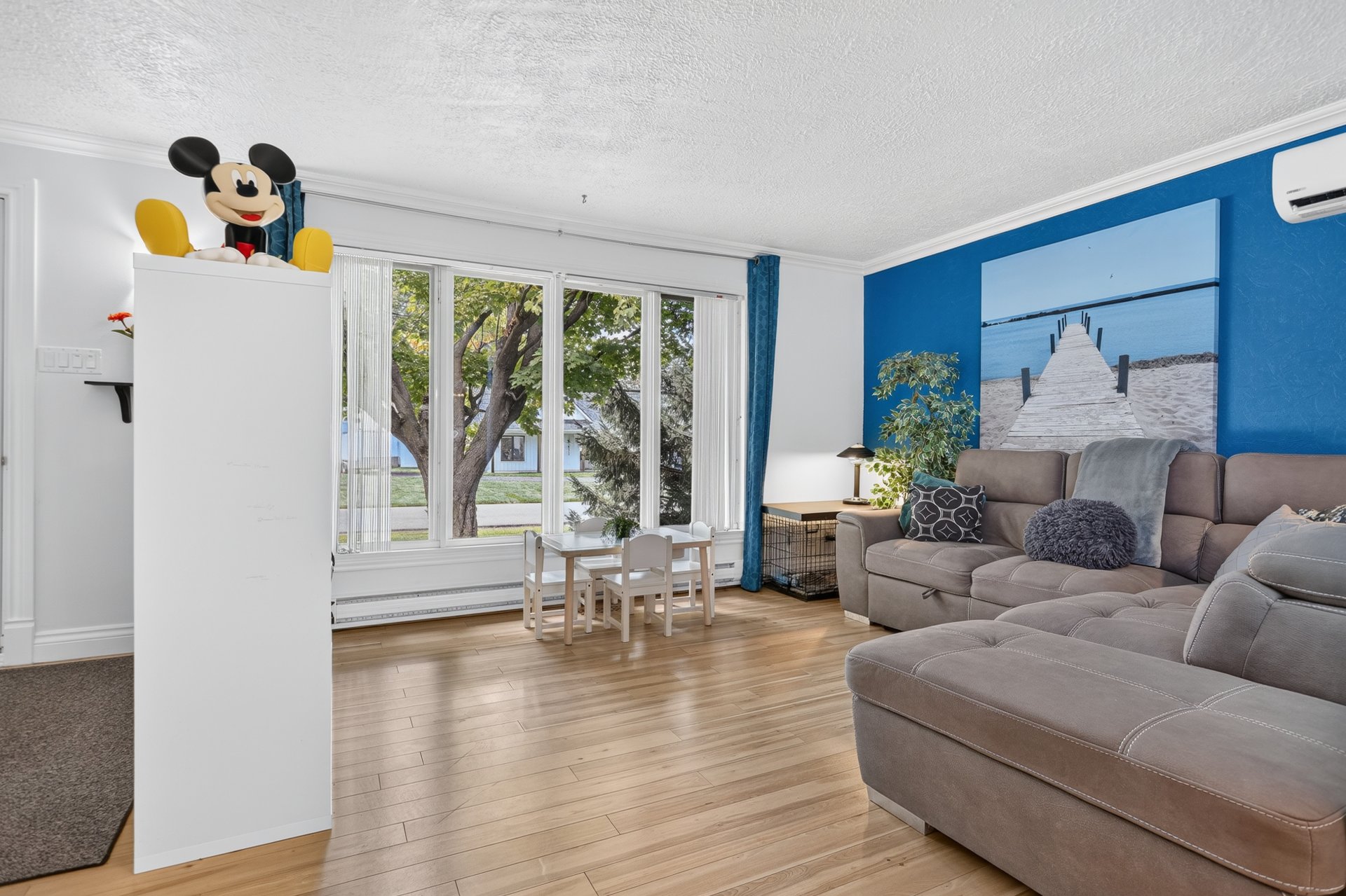 410 Rue Bellefeuille — photo 3