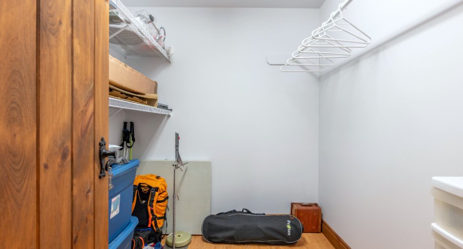 Walk-in closet
