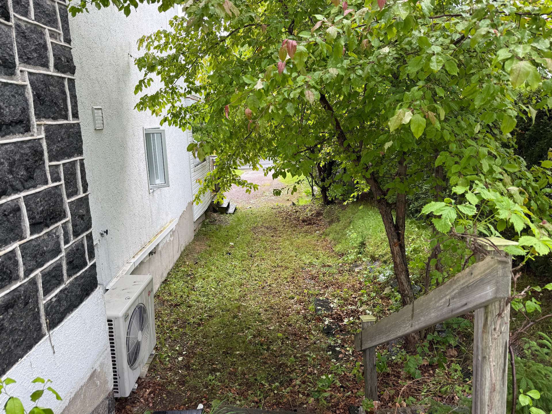 1095 Boul. Auger O. — photo 3