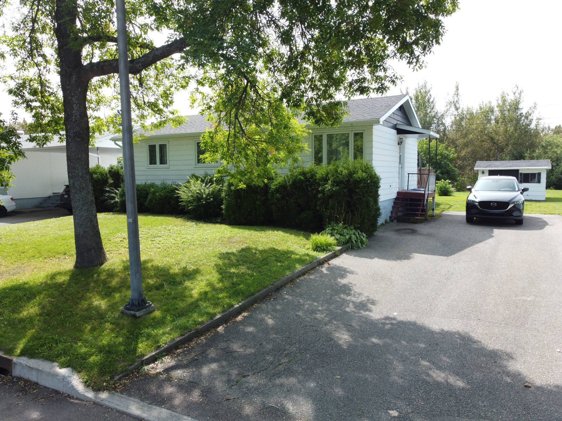 1761 Rue Fay — photo 2