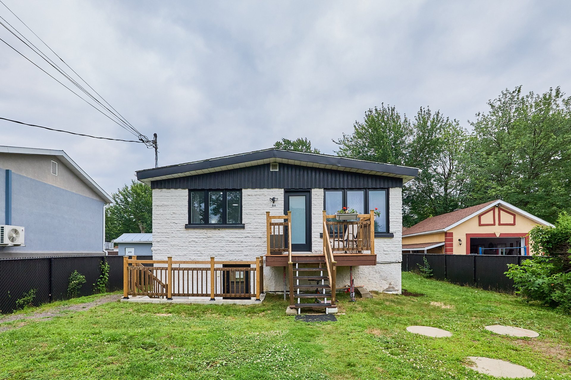 864 Av. de la Grande-Allée — photo 1