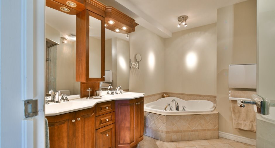 Salle de bains attenante à la CCP