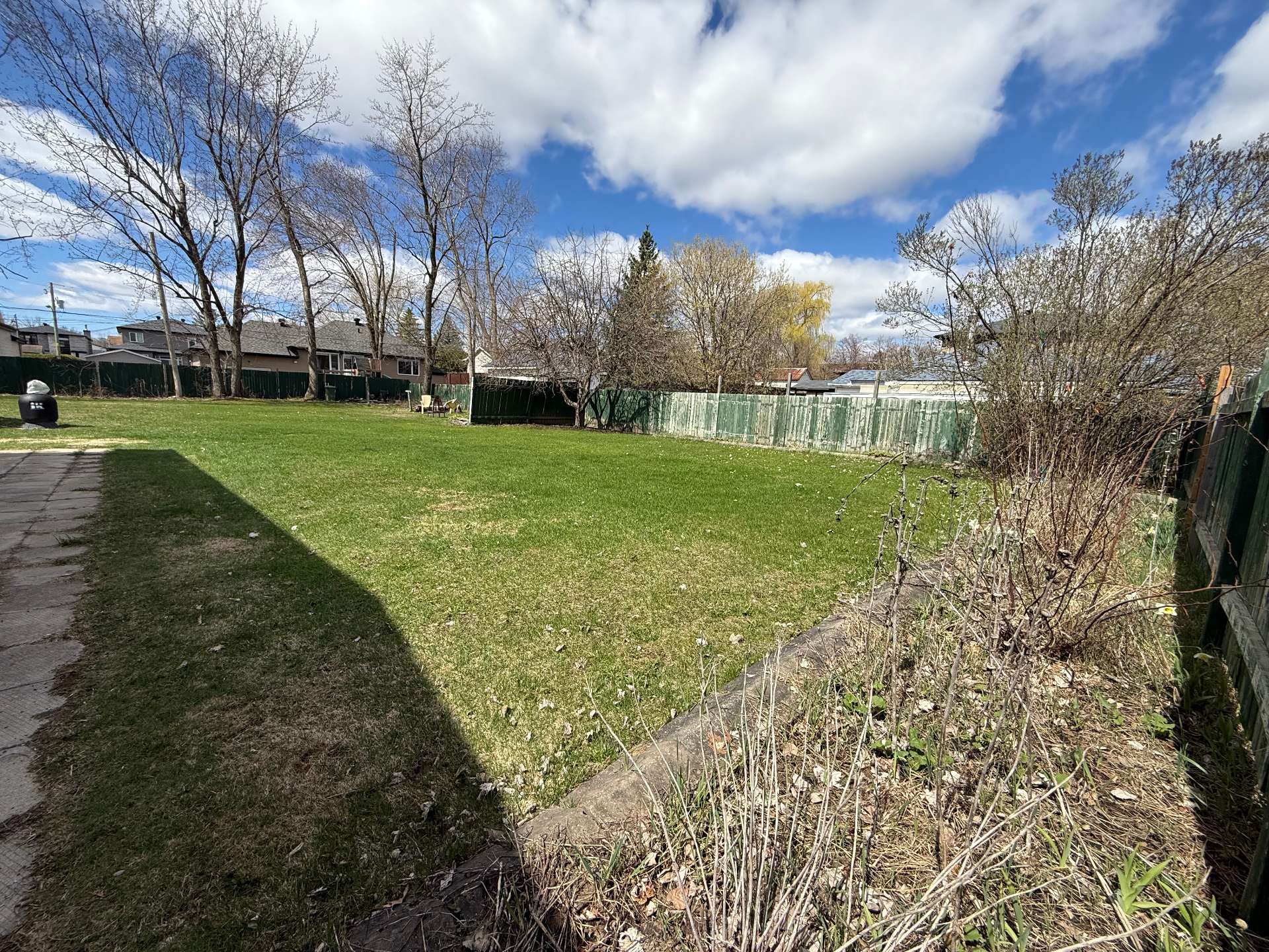 84Z 61e Avenue — photo 3
