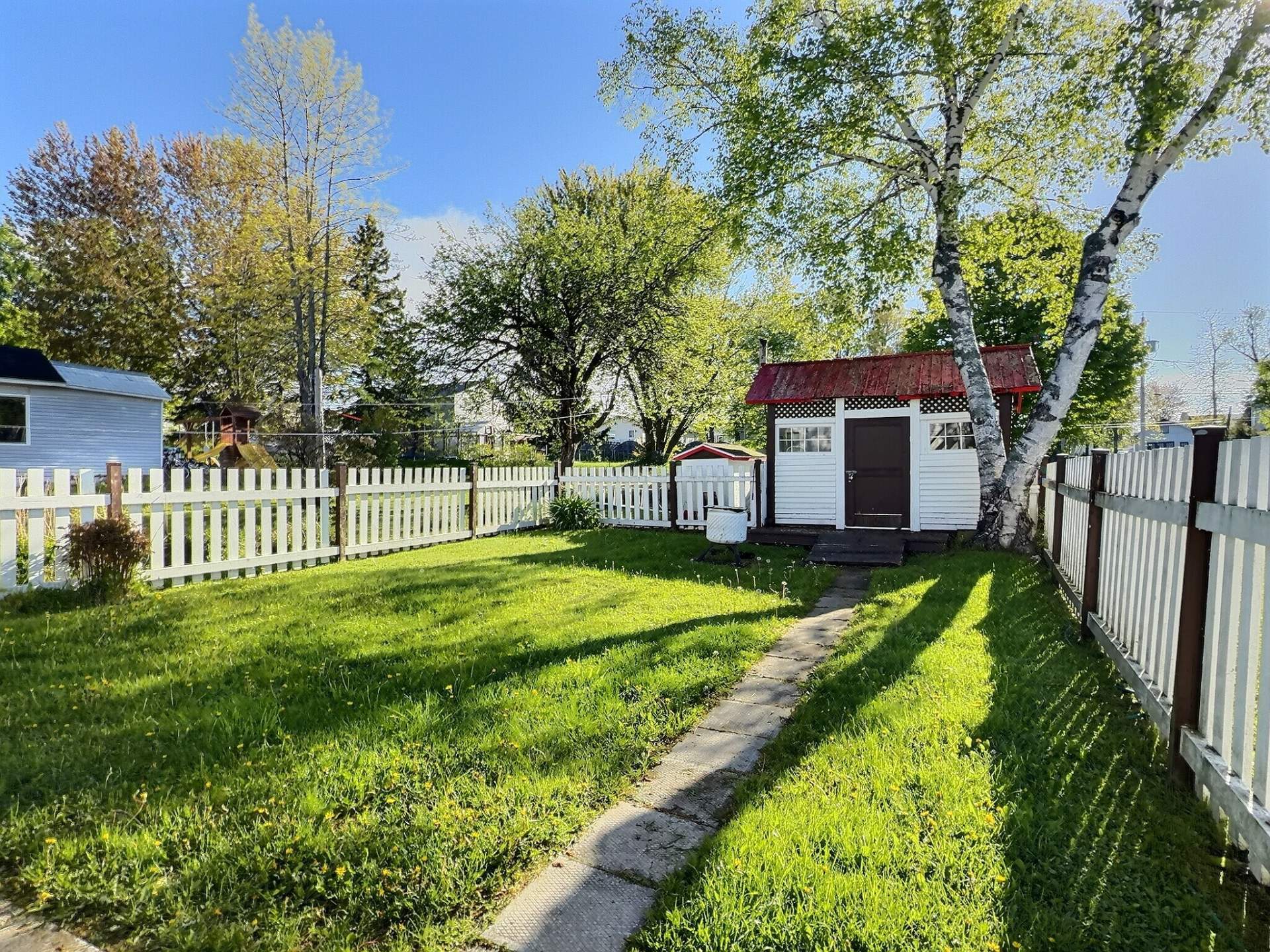355 Av. Lefebvre — photo 2