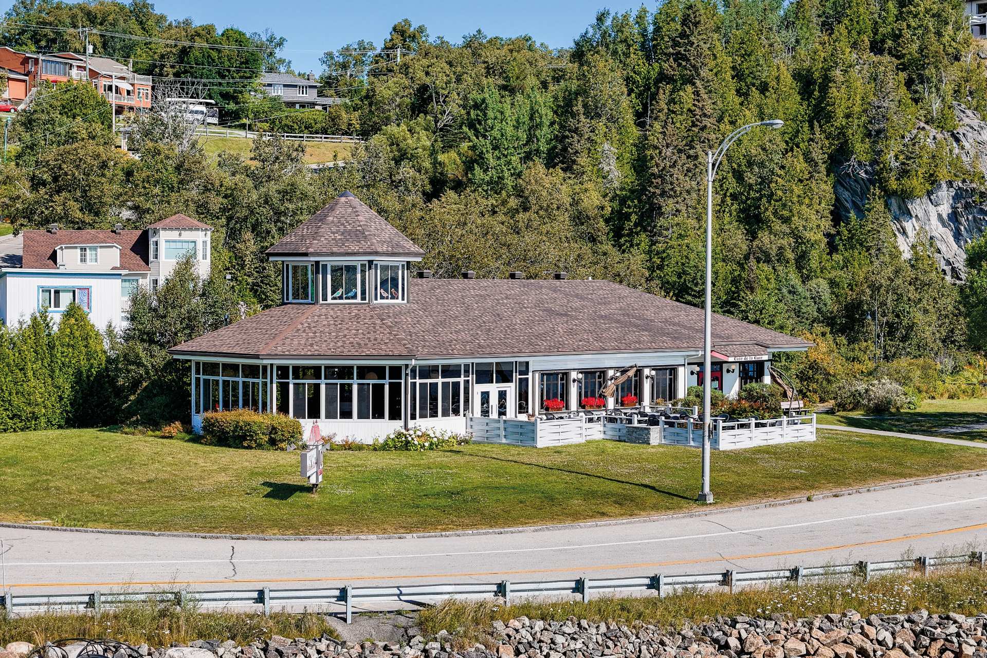 Bâtisse commerciale/Bureau à vendre, La Malbaie