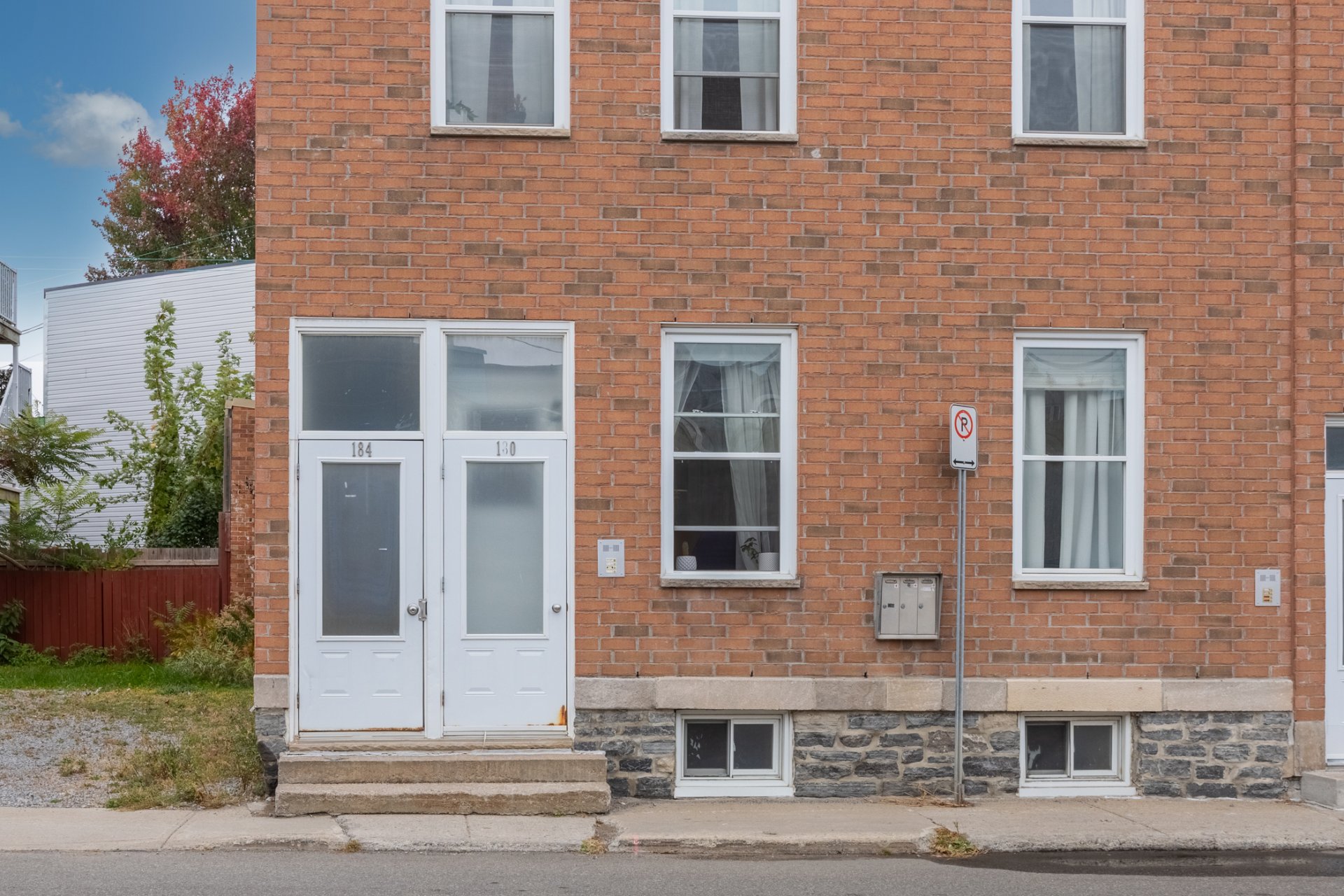 180 Rue Ste-Catherine — photo 3