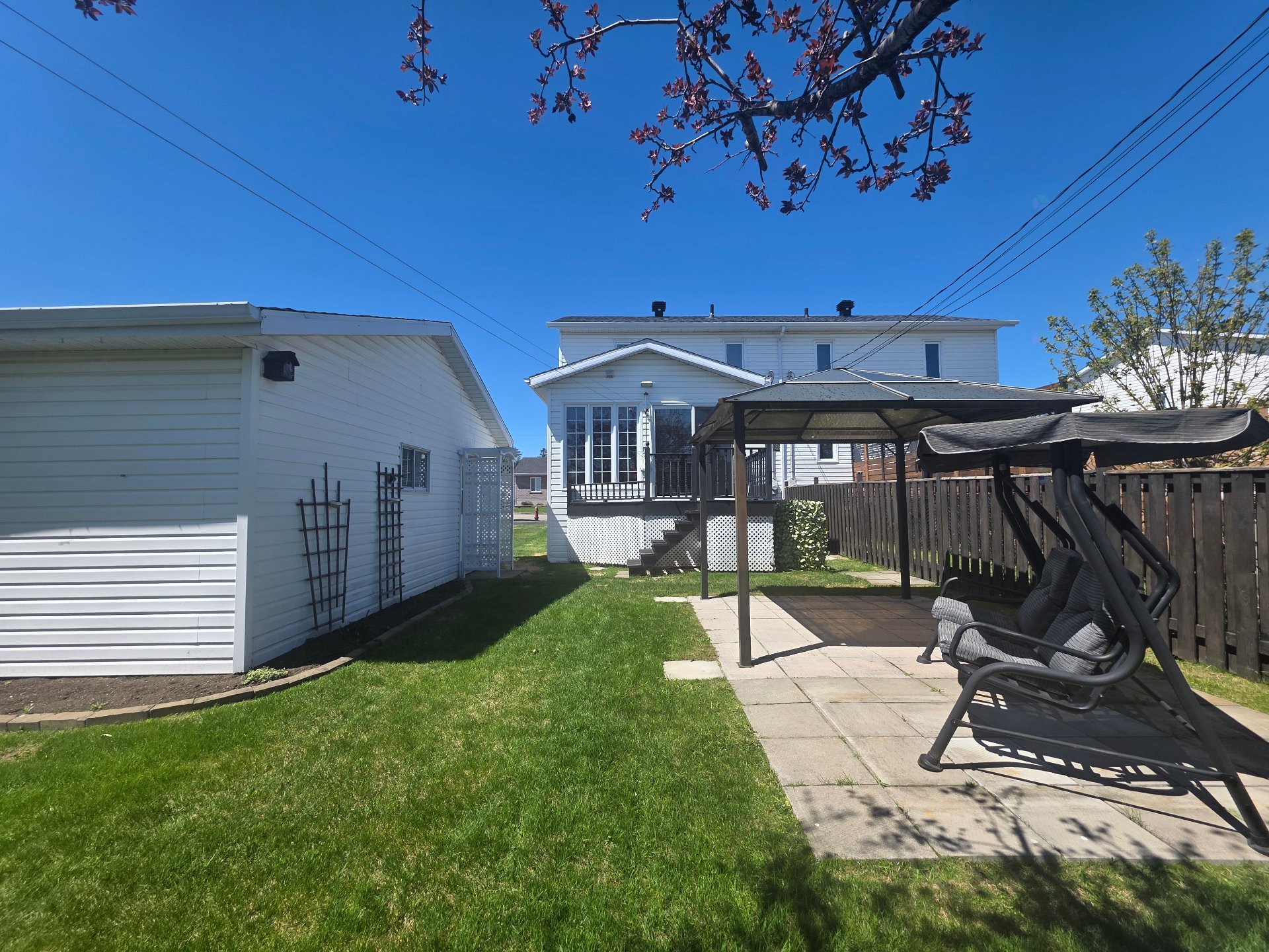 2295 Rue des Coudriers — photo 3