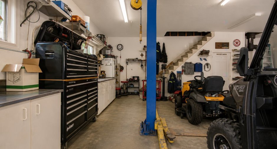 Garage