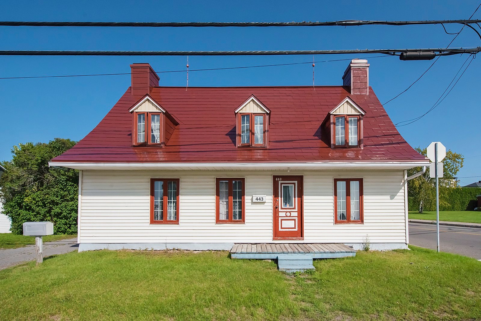 443 Av. Ste-Thérèse — photo 1