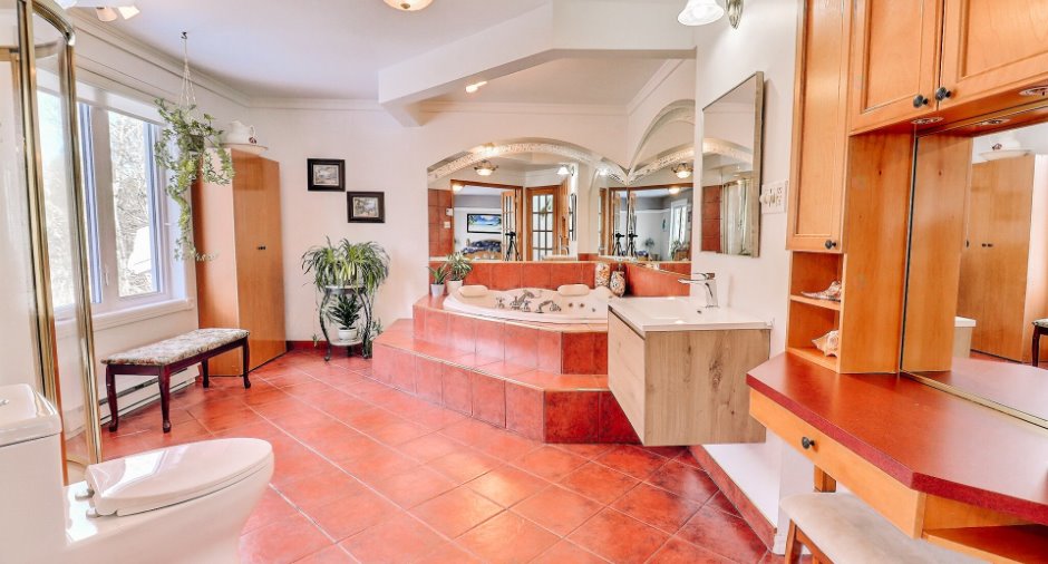 Ensuite bathroom