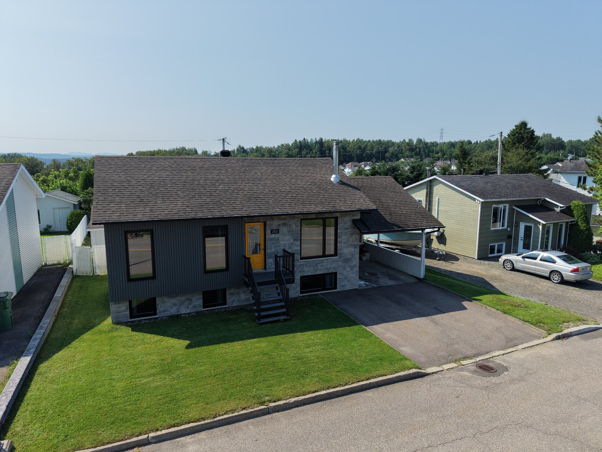 2502 Rue des Frênes — photo 1