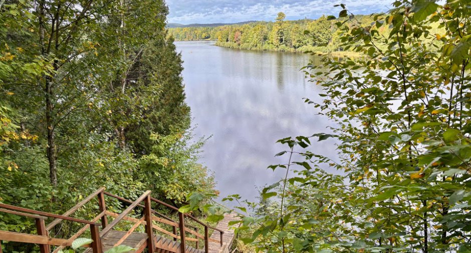 Accès au plan d'eau