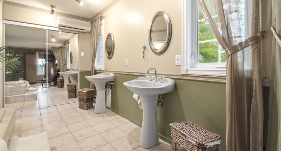 Salle de bains attenante à la CCP
