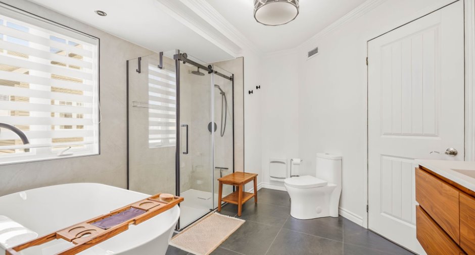 Salle de bains attenante à la CCP