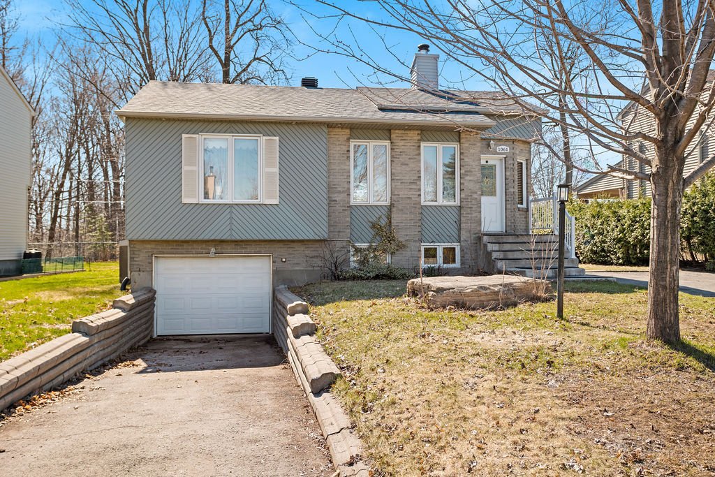 1061 Boul. de Châteauneuf — photo 1