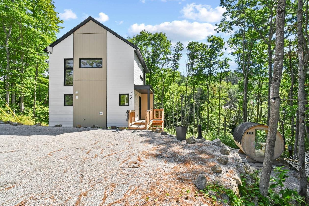 Two or more storey for sale, Sainte-Béatrix