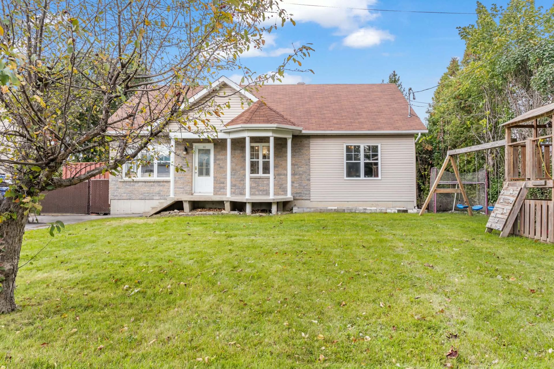 301 Rue Charlebois — photo 1