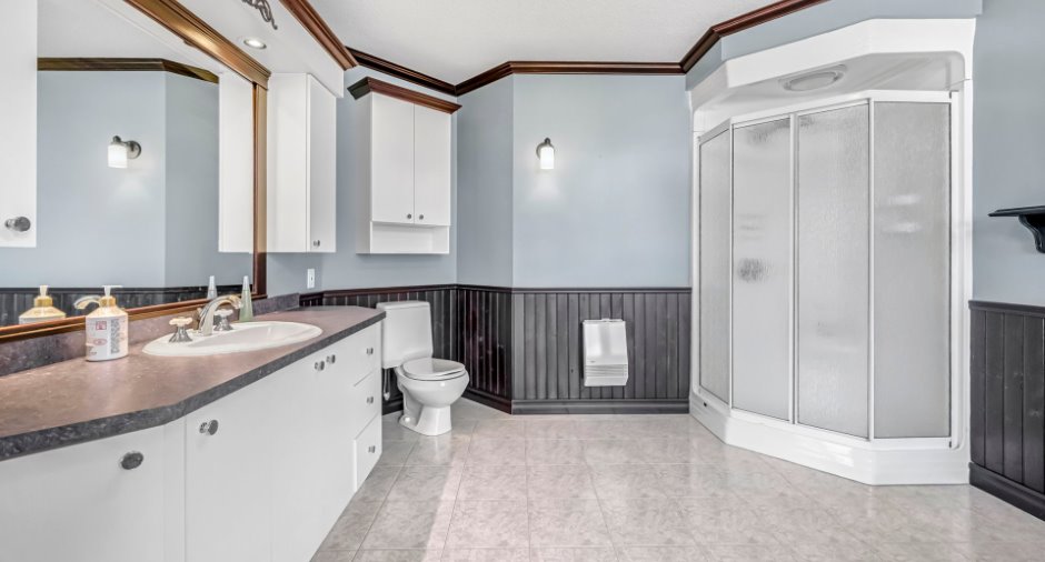 Salle de bains attenante à la CCP
