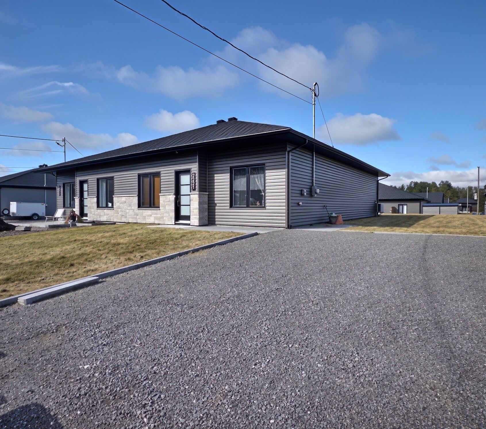 2221 Rue de Frontenac — photo 1
