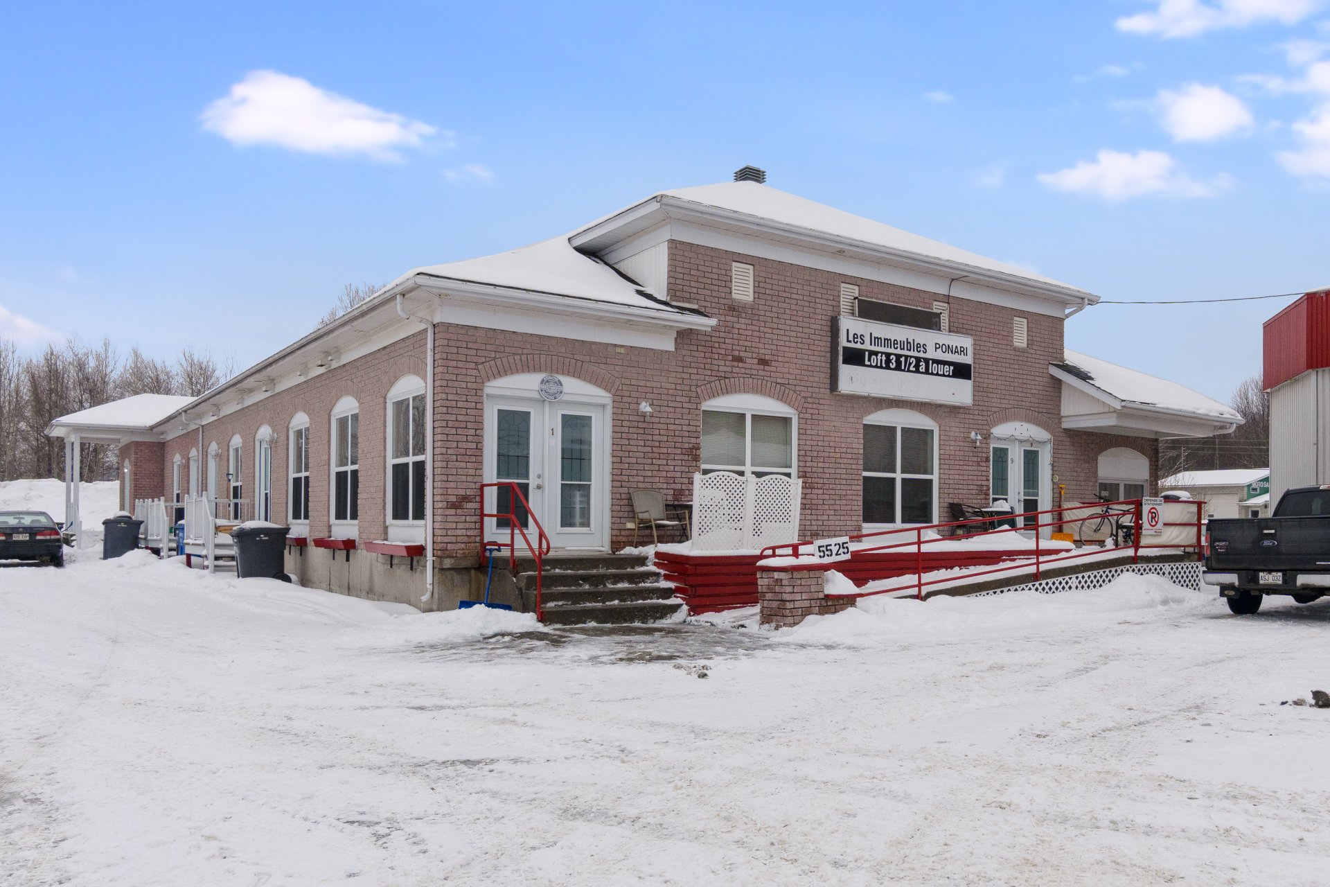 Propriété à revenus à vendre, Valcourt - Canton