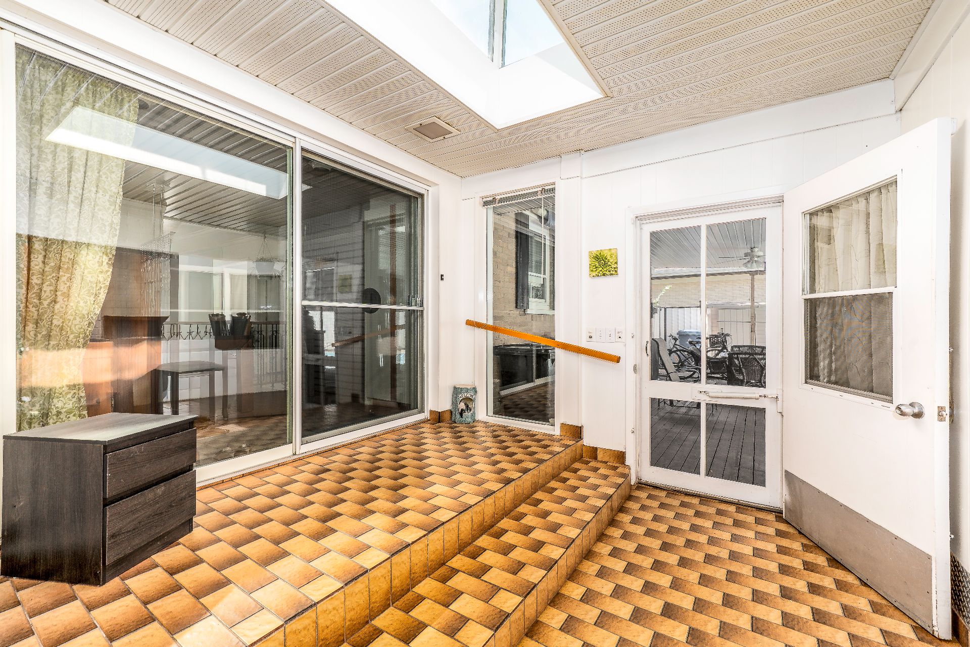 1254 Av. Jean-De Quen — photo 3