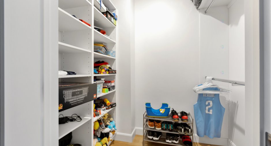 Walk-in closet