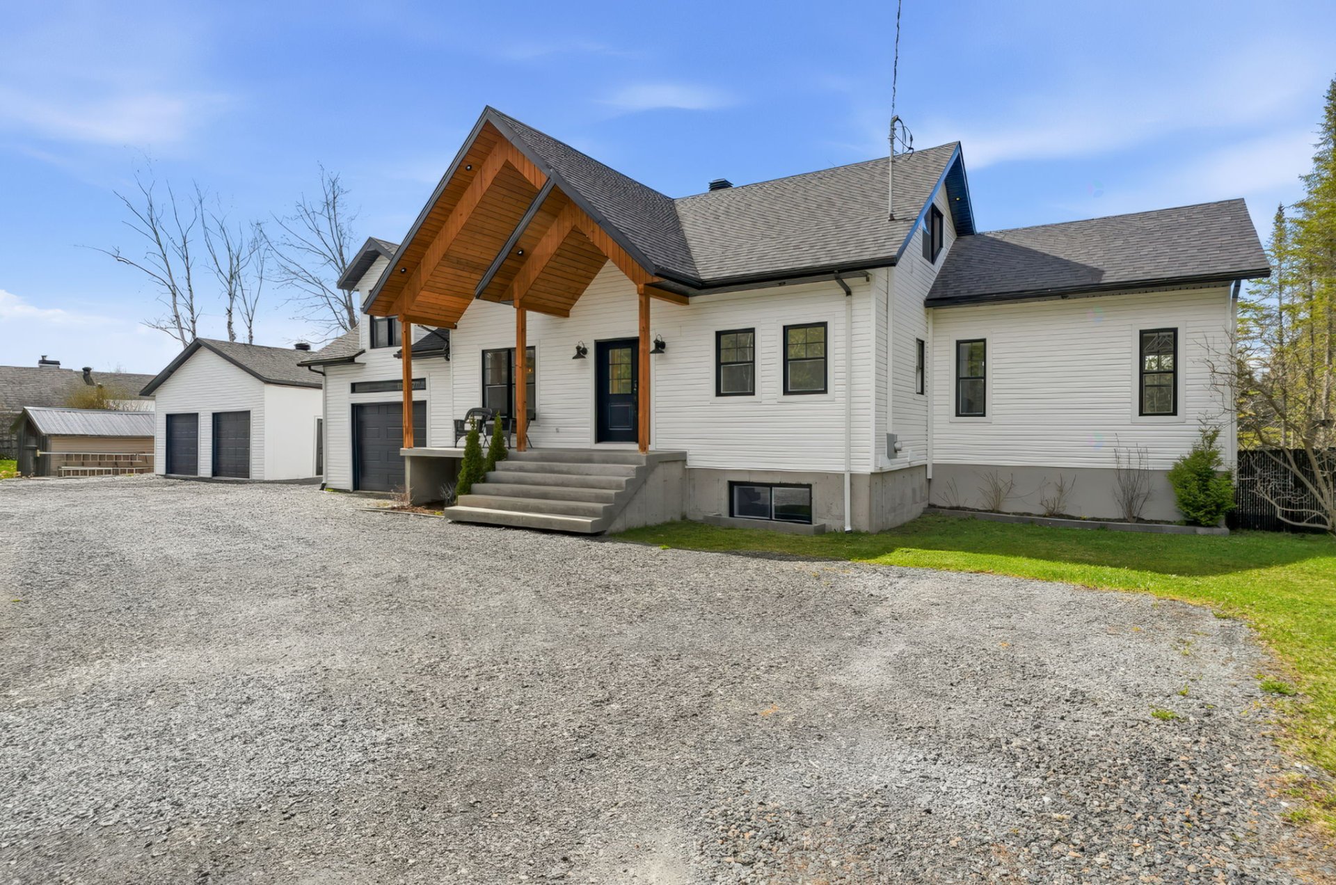 623 Rue Huard — photo 3