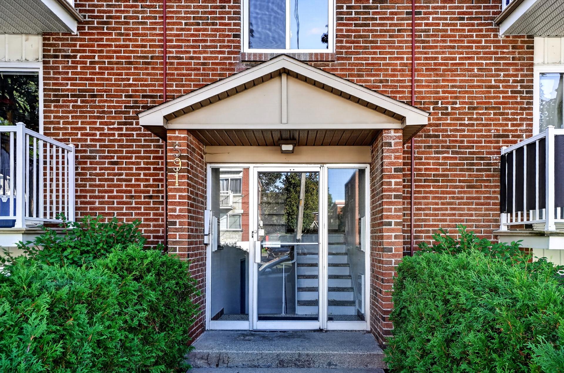 Propriété à revenus à vendre, Terrebonne