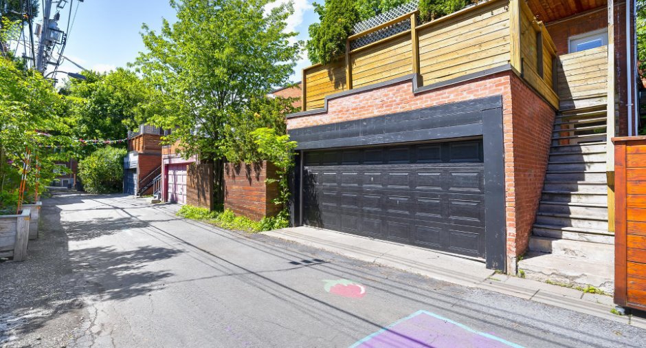 Garage