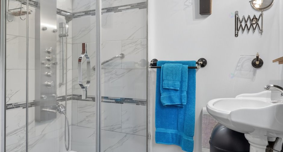 Salle de bains attenante à la CCP