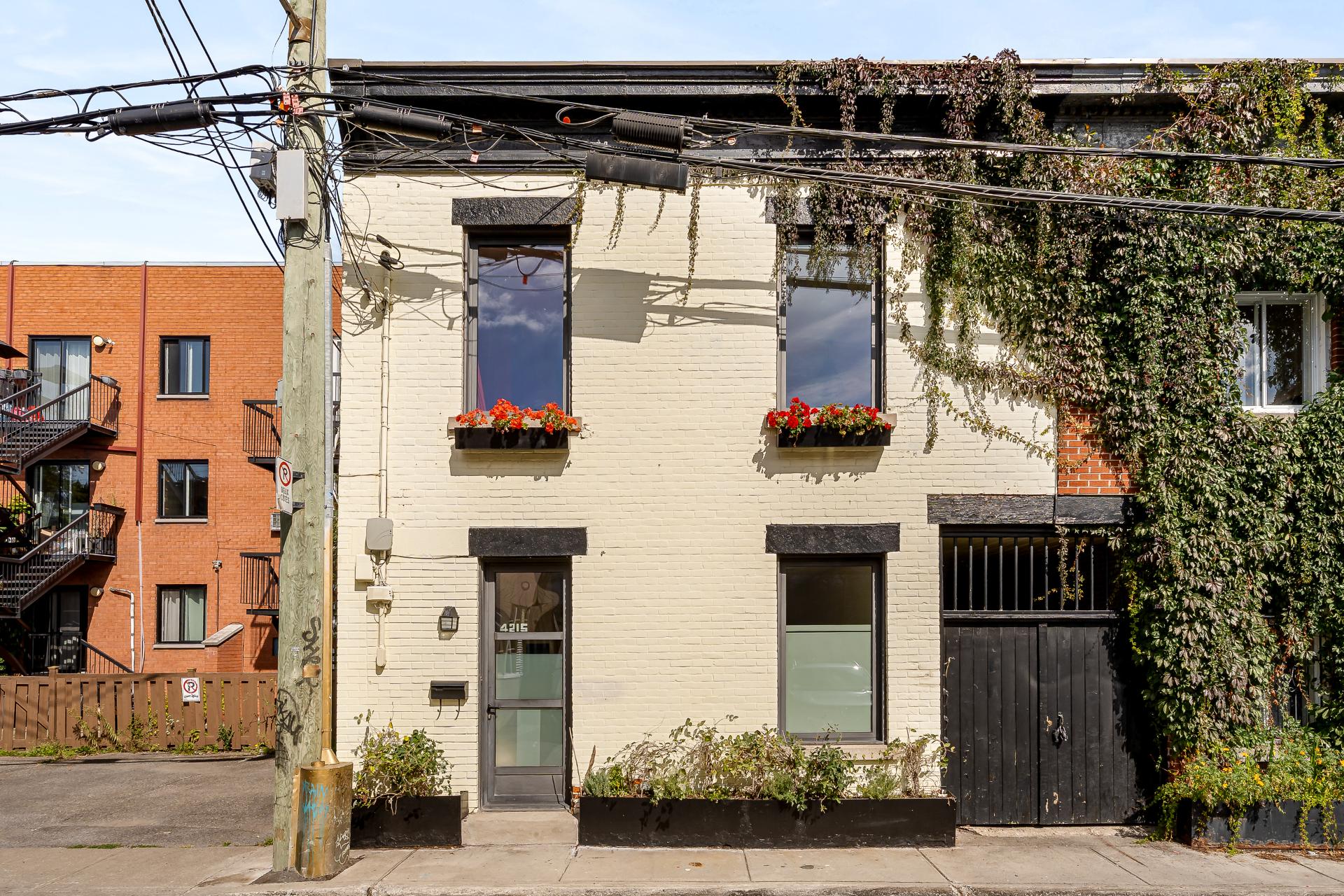 4215 Rue St-Christophe — photo 1