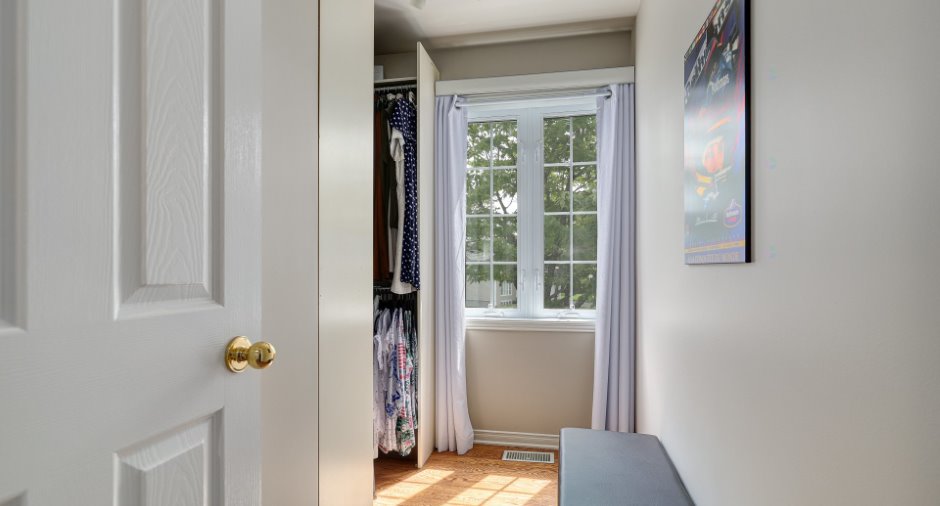 Walk-in closet
