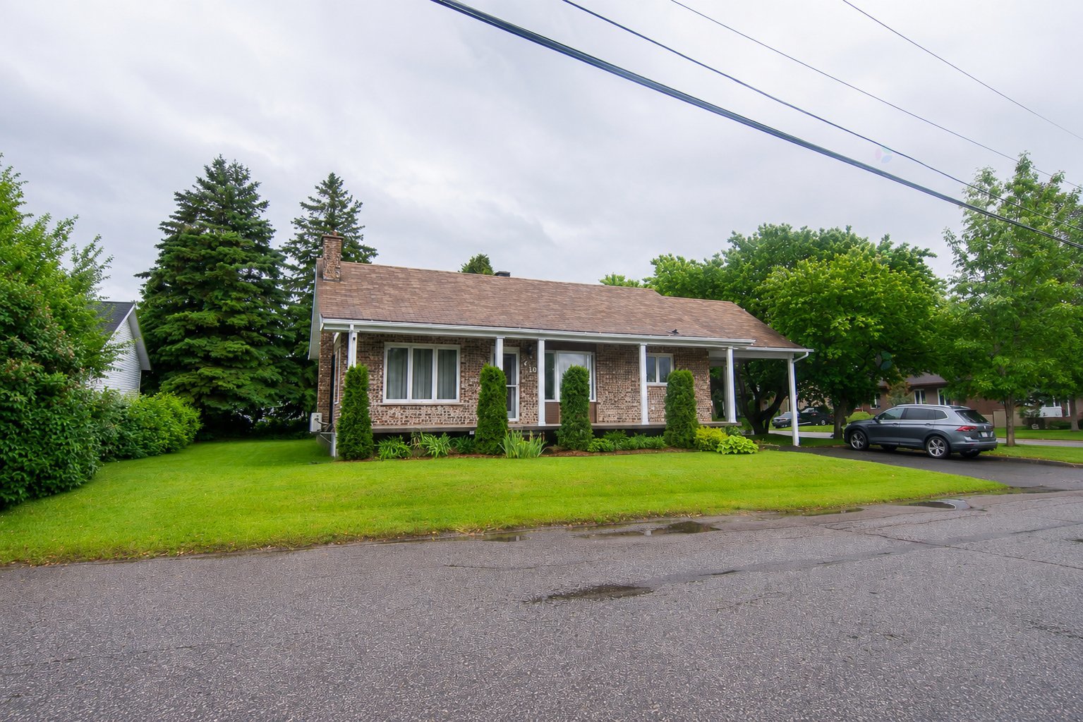 210 Rue Hébert — photo 1