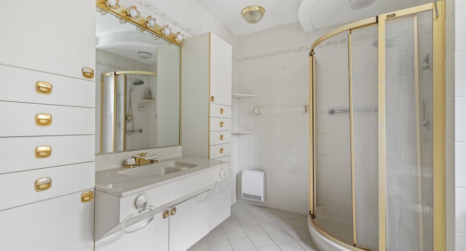 Salle de bains attenante à la CCP