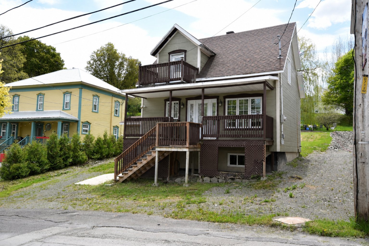 2460 Rue Commerciale S. — photo 1