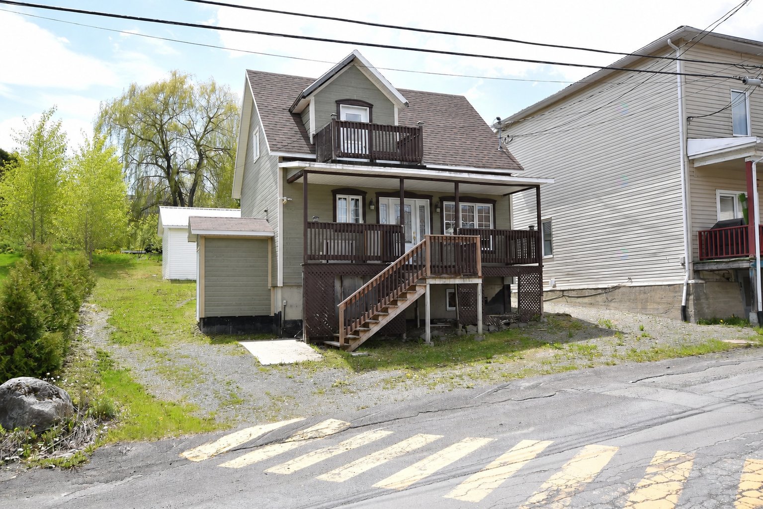 2460 Rue Commerciale S. — photo 2