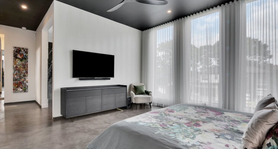 Primary bedroom