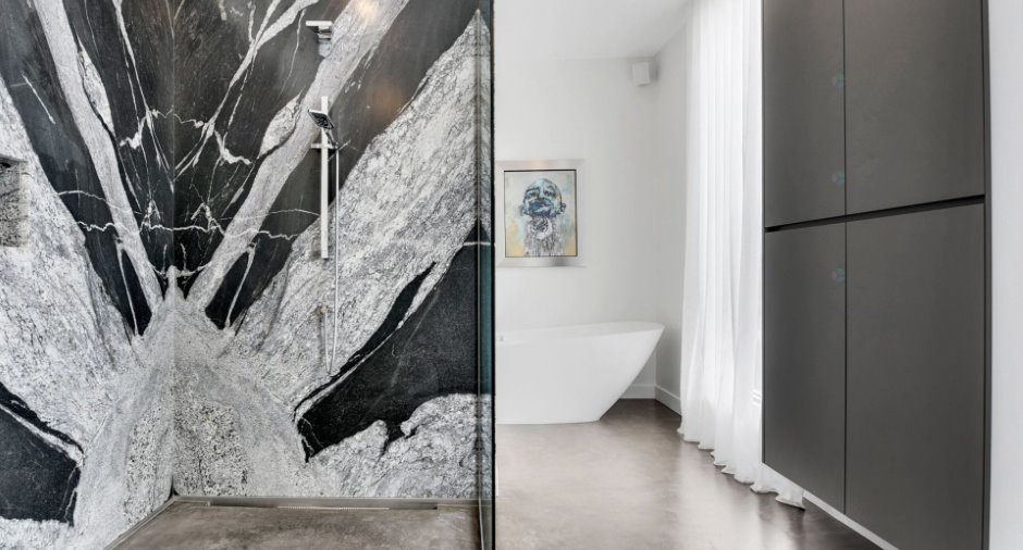 Ensuite bathroom