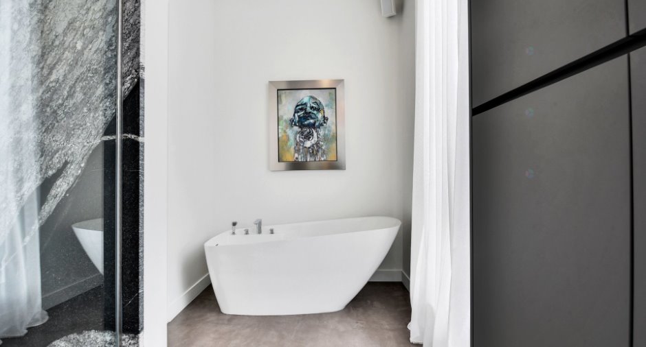 Ensuite bathroom