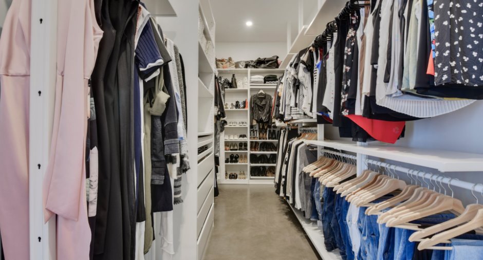 Walk-in closet