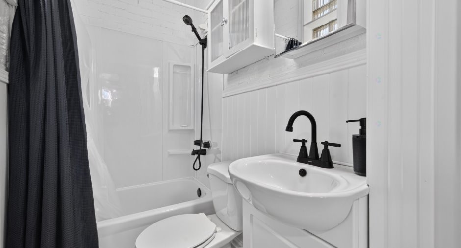 Salle de bains attenante à la CCP