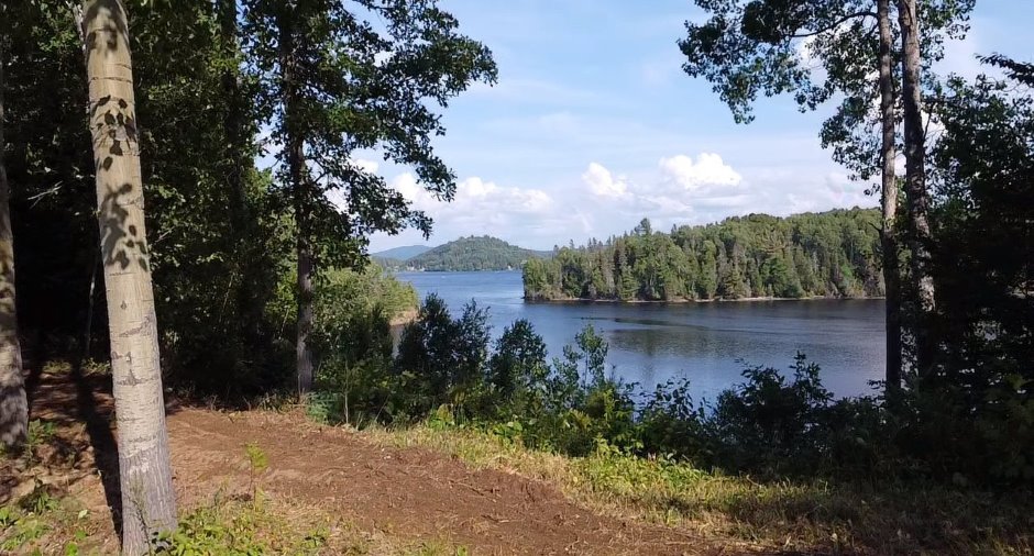 Vue sur l'eau
