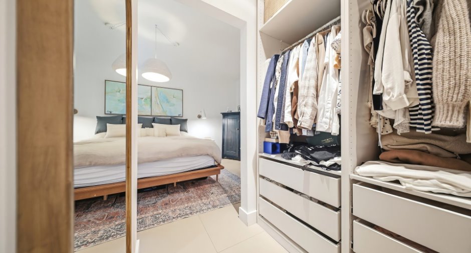 Walk-in closet